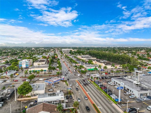 1305 W 53rd St 429, Hialeah, FL 33012