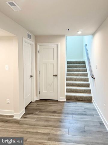812 CANARY ISLAND CT, Newark, DE 19702