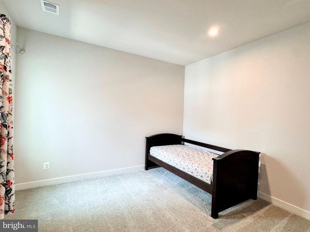 812 CANARY ISLAND CT, Newark, DE 19702