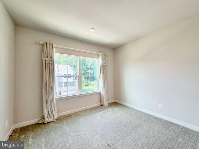 812 CANARY ISLAND CT, Newark, DE 19702