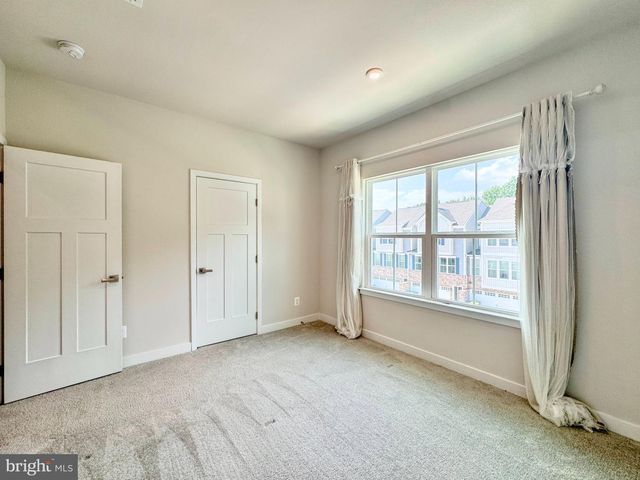 812 CANARY ISLAND CT, Newark, DE 19702