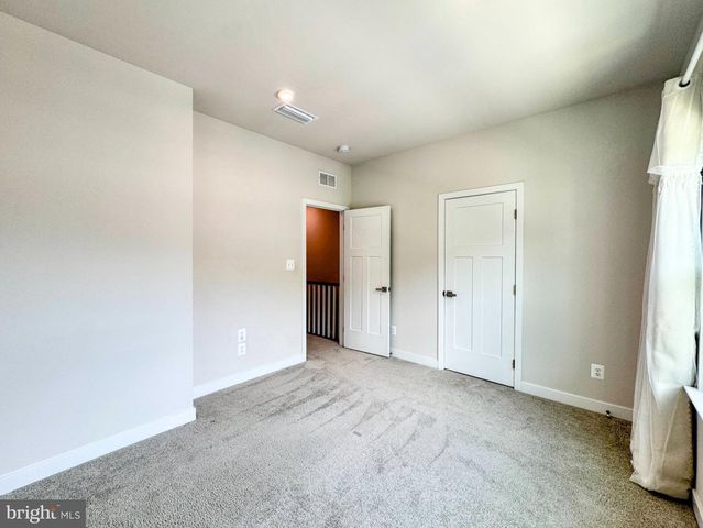 812 CANARY ISLAND CT, Newark, DE 19702