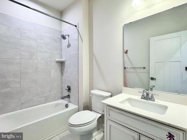 812 CANARY ISLAND CT, Newark, DE 19702