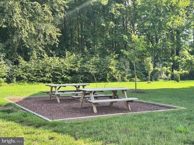 812 CANARY ISLAND CT, Newark, DE 19702