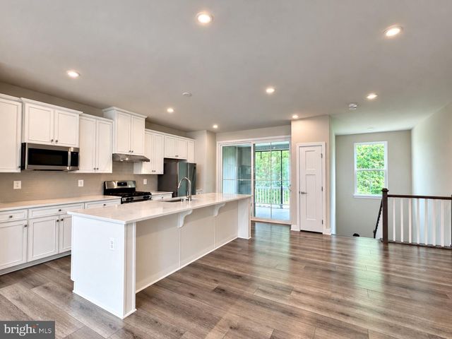 812 CANARY ISLAND CT, Newark, DE 19702