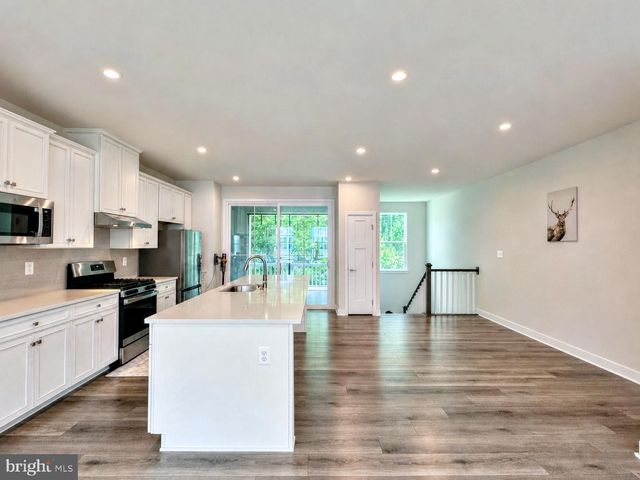 812 CANARY ISLAND CT, Newark, DE 19702
