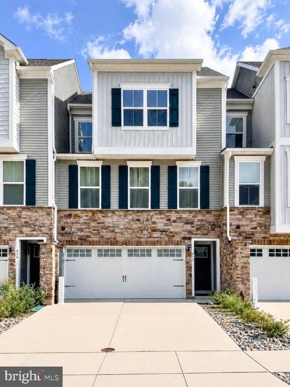812 CANARY ISLAND CT, Newark, DE 19702