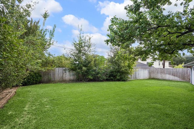 2444 Brookmere Drive, Houston, TX 77008