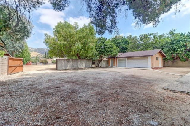 435 E Baseline Road, San Dimas, CA 91773