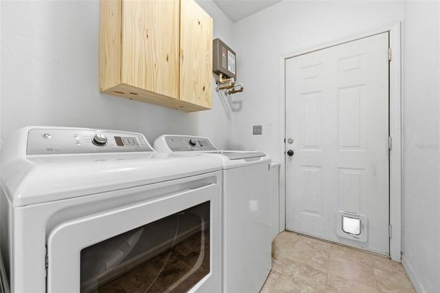 637 NW 4TH STREET, Gainesville, FL 32601