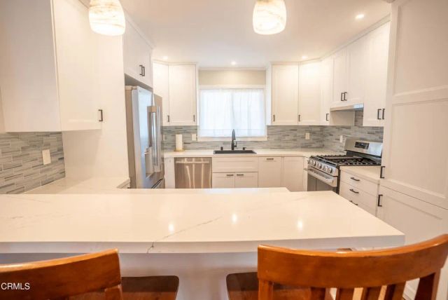 382 Alpine Avenue, Ventura, CA 93004