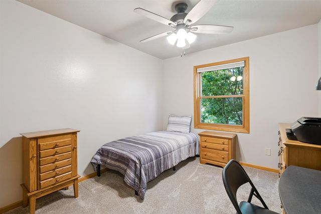 860 Juniper Drive, Waterloo, IA 50702