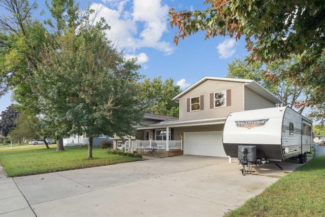 860 Juniper Drive, Waterloo, IA 50702