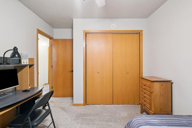 860 Juniper Drive, Waterloo, IA 50702