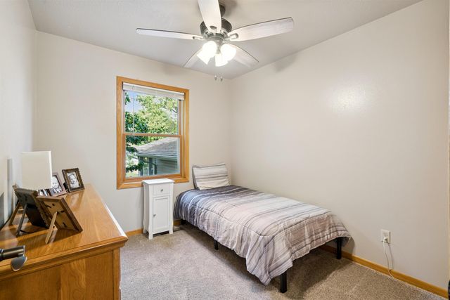 860 Juniper Drive, Waterloo, IA 50702