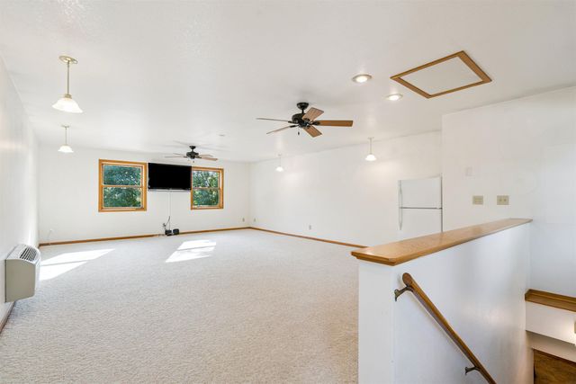 860 Juniper Drive, Waterloo, IA 50702