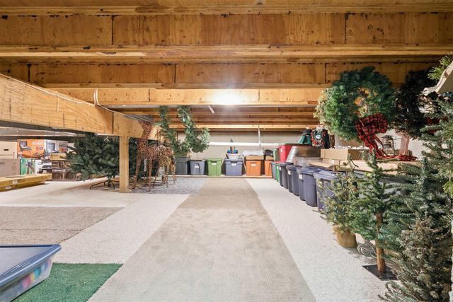 860 Juniper Drive, Waterloo, IA 50702