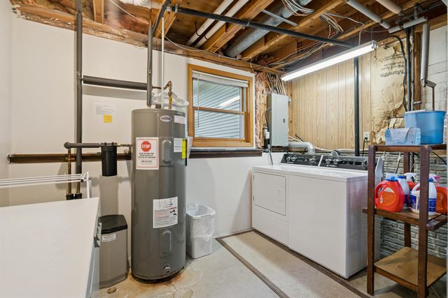 860 Juniper Drive, Waterloo, IA 50702