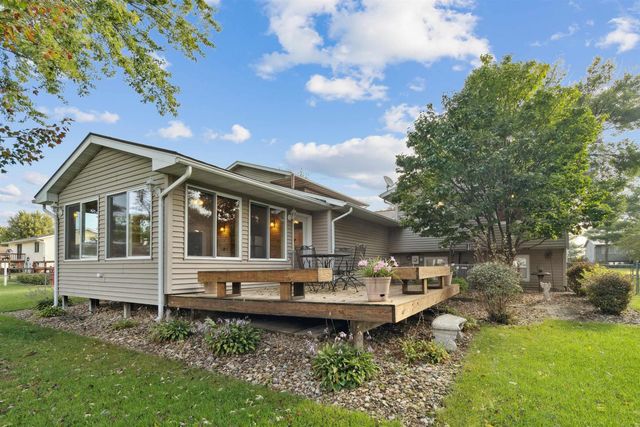 860 Juniper Drive, Waterloo, IA 50702