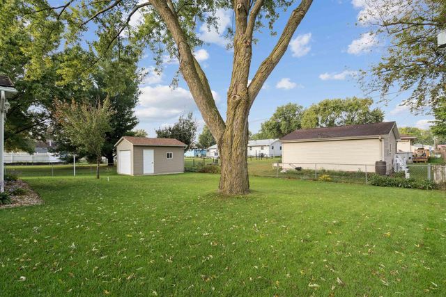 860 Juniper Drive, Waterloo, IA 50702