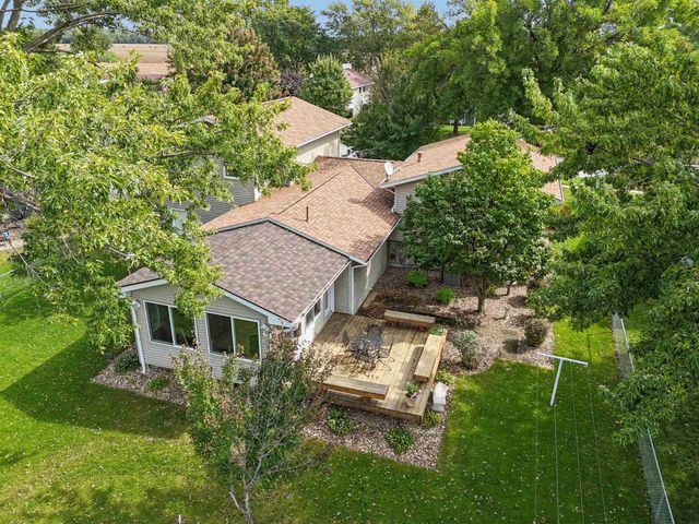 860 Juniper Drive, Waterloo, IA 50702