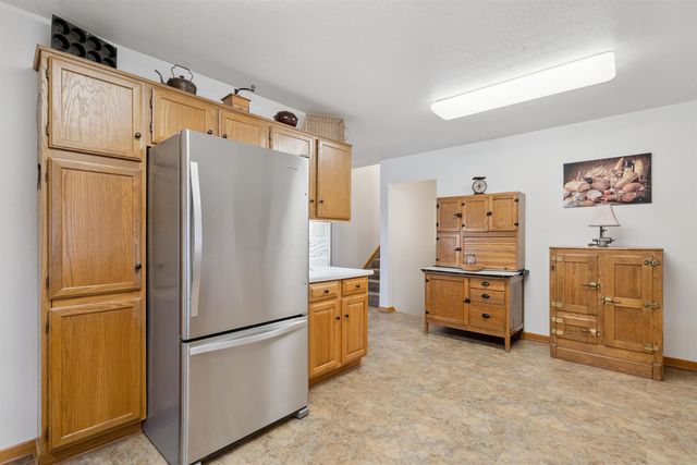 860 Juniper Drive, Waterloo, IA 50702