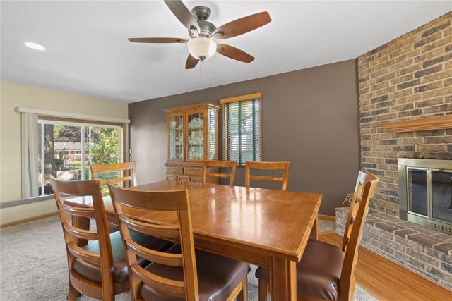 8022 Suncrest Drive, Des Moines, IA 50320