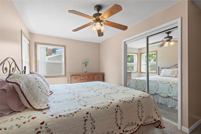 8022 Suncrest Drive, Des Moines, IA 50320