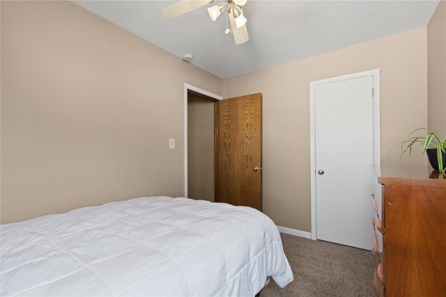 8022 Suncrest Drive, Des Moines, IA 50320