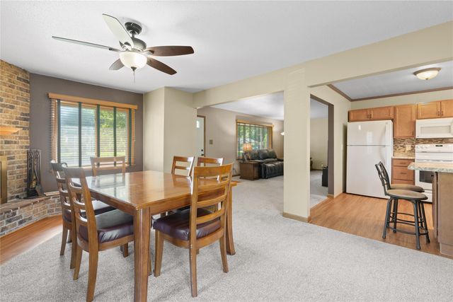 8022 Suncrest Drive, Des Moines, IA 50320