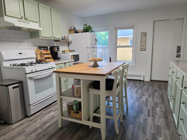 865 Thomas Avenue, Saint Paul, MN 55104