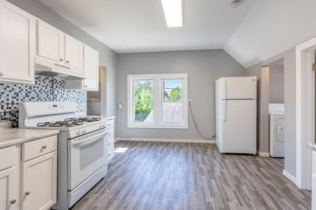 865 Thomas Avenue, Saint Paul, MN 55104