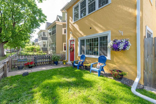 865 Thomas Avenue, Saint Paul, MN 55104