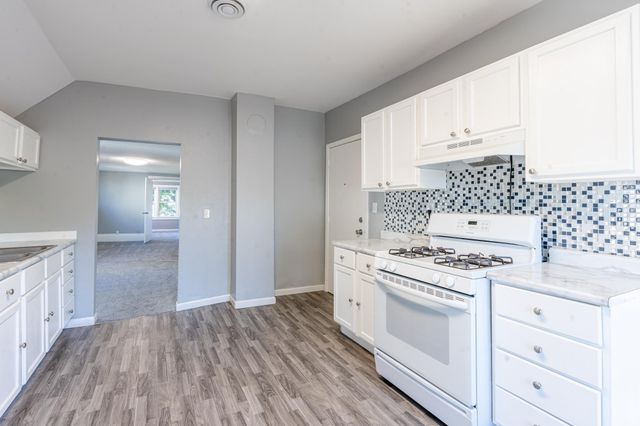 865 Thomas Avenue, Saint Paul, MN 55104