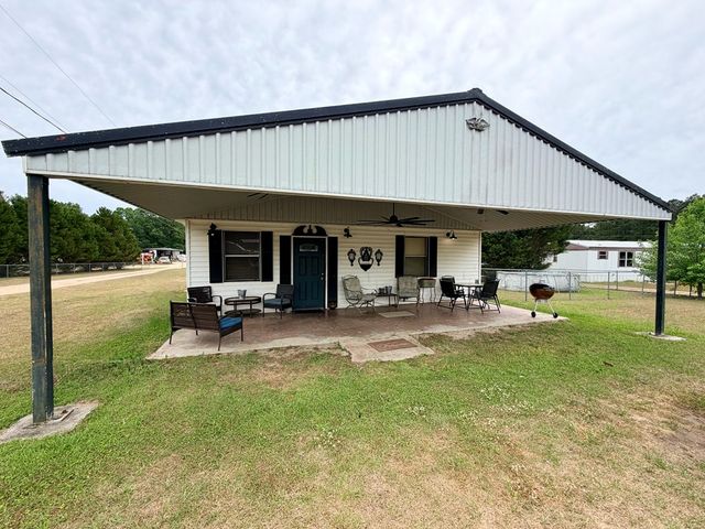 4064 Jordon Ave, Cowarts, AL 36321