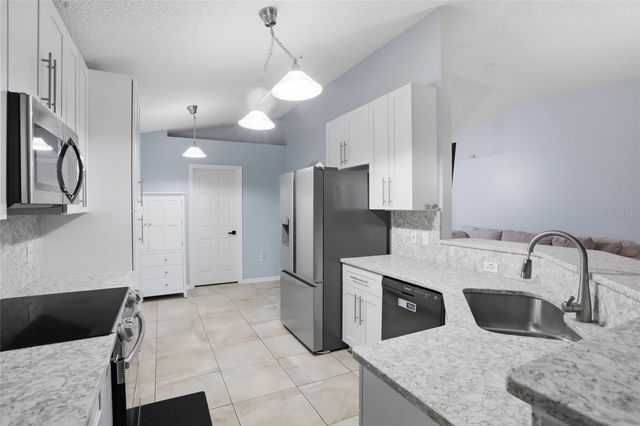 2015 CORNER SCHOOL DRIVE, Orlando, FL 32820