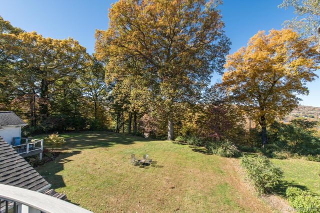 5 Point Place, Hyde Park, NY 12538