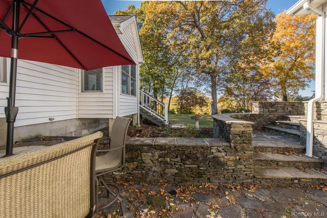 5 Point Place, Hyde Park, NY 12538