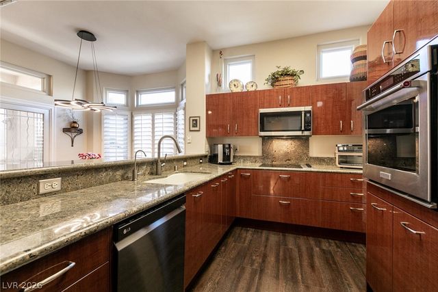 1901 Capestone Street, Las Vegas, NV 89134