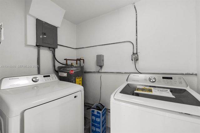 3150 SW 39th Ave, West Park, FL 33023