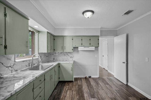 3431 Baldwin Dr, Tyler, TX 75702