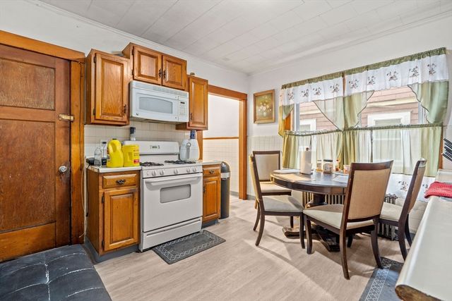 119 Temple St, Somerville, MA 02145