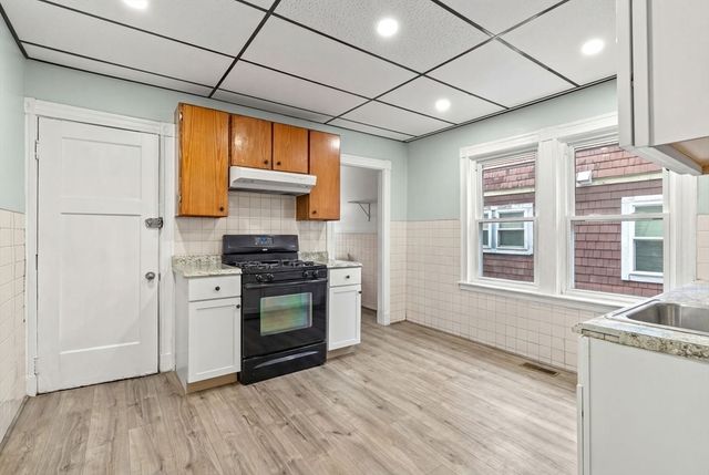 119 Temple St, Somerville, MA 02145