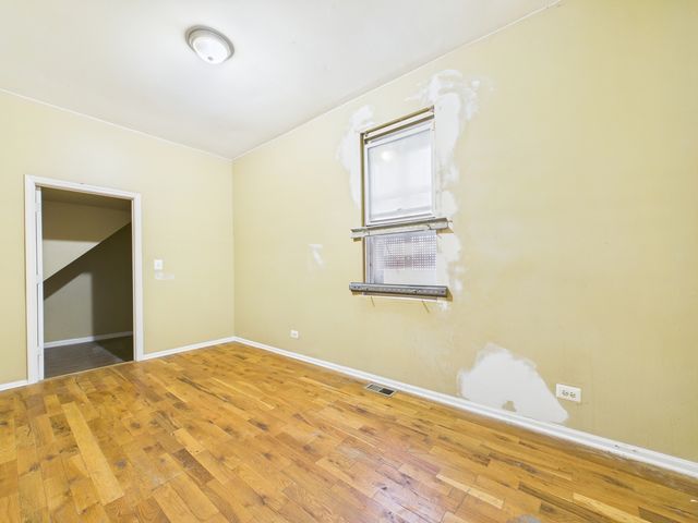 6940 S Bishop Street, Chicago, IL 60636