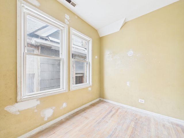 6940 S Bishop Street, Chicago, IL 60636