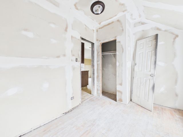 6940 S Bishop Street, Chicago, IL 60636