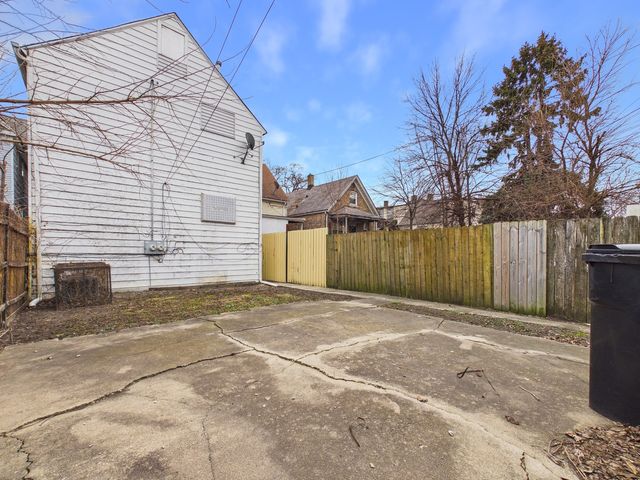 6940 S Bishop Street, Chicago, IL 60636