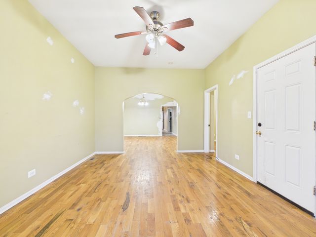 6940 S Bishop Street, Chicago, IL 60636