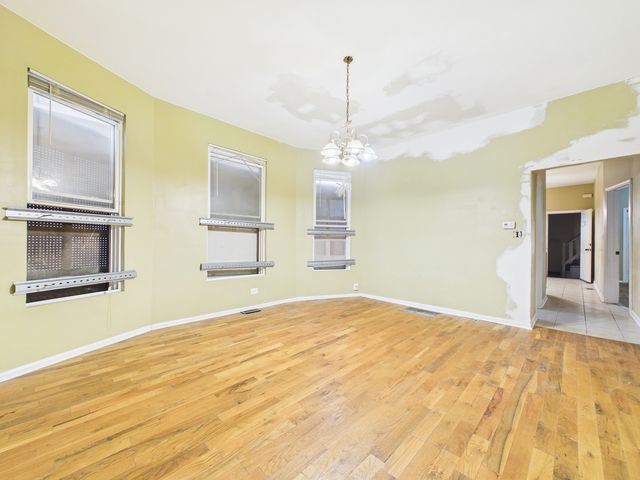 6940 S Bishop Street, Chicago, IL 60636