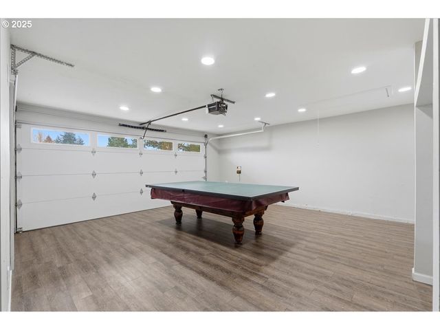 1371 Ne BARNES Ct, Gresham, OR 97030